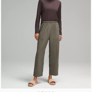 Lulu lemon crop pants never worn